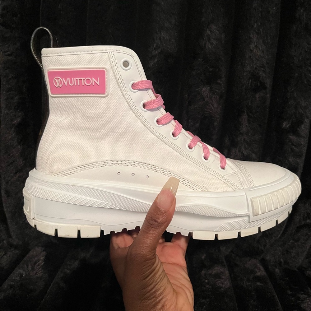 Louis Vuitton High top Sneakers